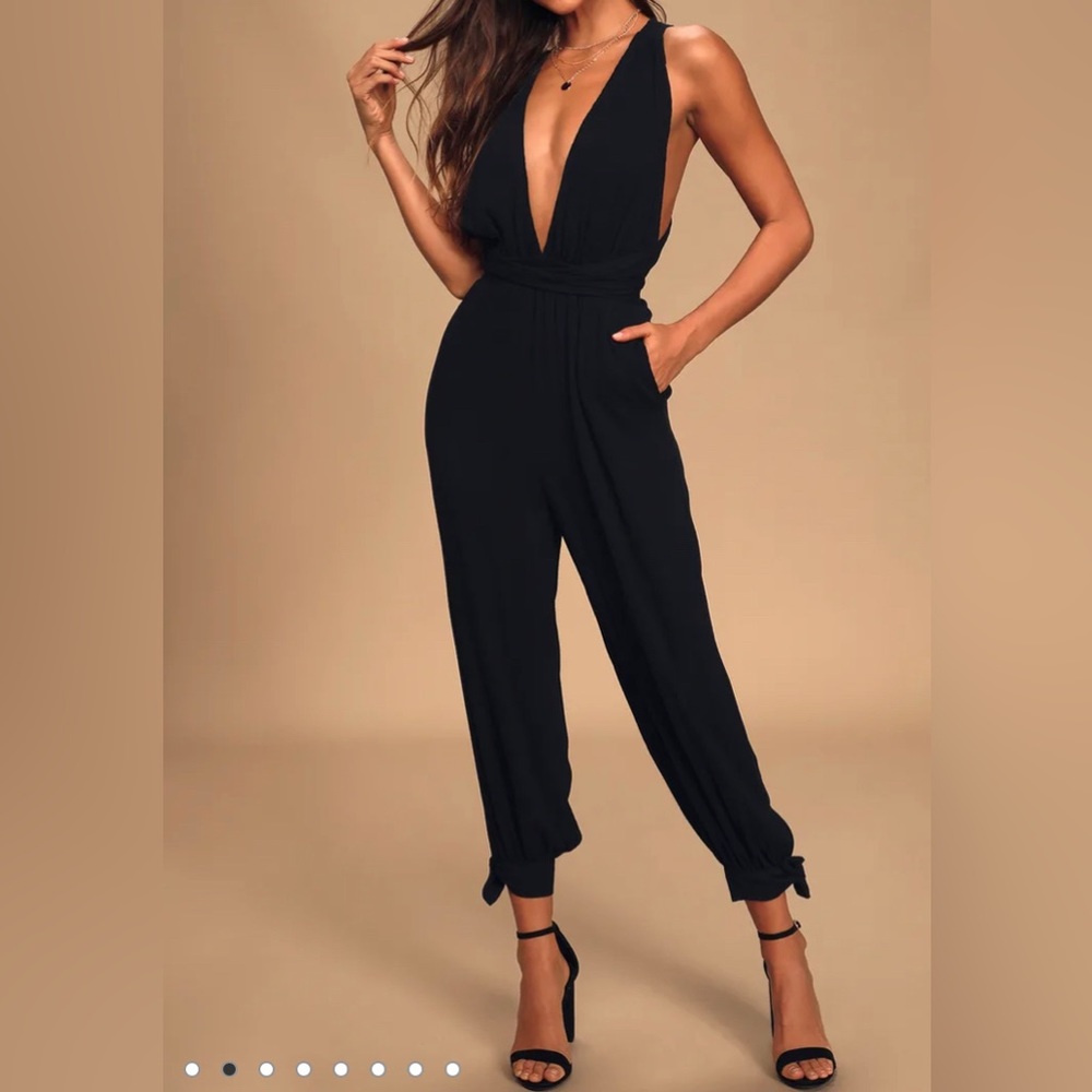 Never Worn Lulus black convertible halter jumper with a deep v neckline